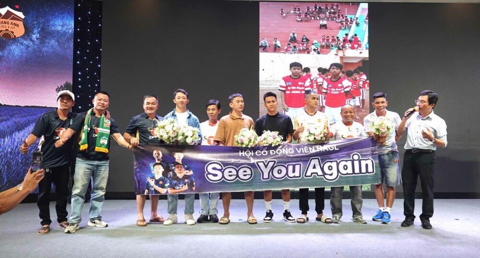 Bầu Đức đi vắng, ông Vũ Tiến Thành nói gì khi HAGL chia tay Minh Vương và 3 ngôi sao khác?- Ảnh 7. Bầu Đức đi vắng, ông Vũ Tiến Thành nói gì khi HAGL chia tay Minh Vương và 3 ngôi sao khác?- Ảnh 7.