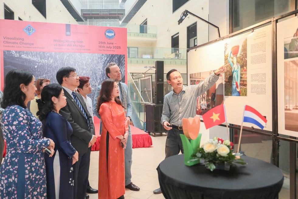 Triển lãm ảnh tác động biến đổi khí hậu tại Campuchia, Lào, Thái Lan, Việt Nam- Ảnh 1. Triển lãm ảnh tác động biến đổi khí hậu tại Campuchia, Lào, Thái Lan, Việt Nam- Ảnh 1.
