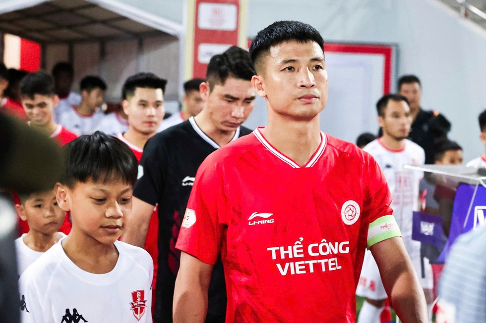 Bùi Tiến Dũng gia hạn hợp đồng 2 năm: ‘Thể Công Viettel như một phần máu thịt của tôi’- Ảnh 4. Bùi Tiến Dũng gia hạn hợp đồng 2 năm: ‘Thể Công Viettel như một phần máu thịt của tôi’- Ảnh 4.