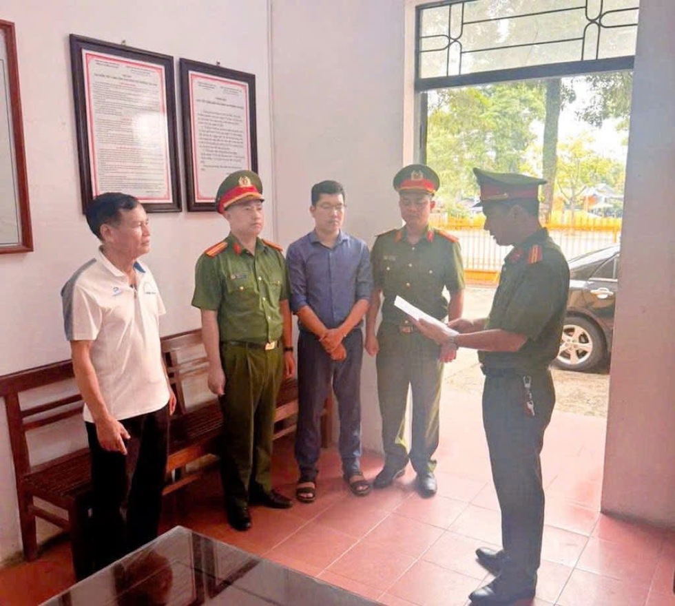 Bắt giam kế toán trường học tại Phú Thọ vì chiếm đoạt tiền BHYT của học sinh- Ảnh 1. Bắt giam kế toán trường học tại Phú Thọ vì chiếm đoạt tiền BHYT của học sinh- Ảnh 1.