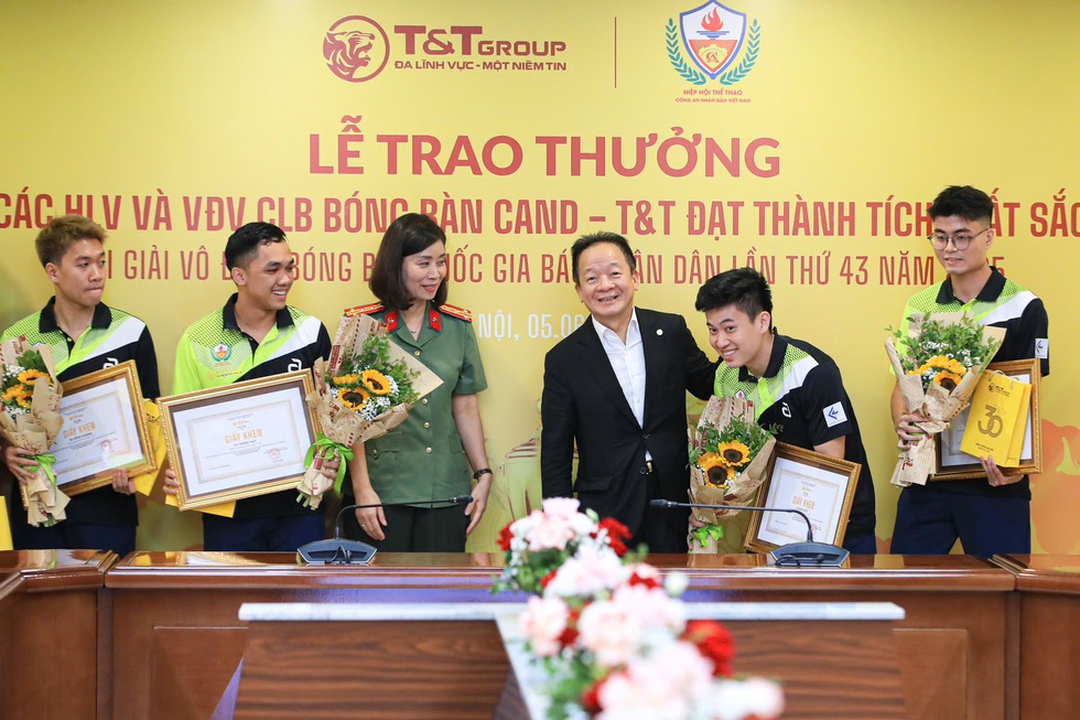 Thắng lớn giải bóng bàn quốc gia, Đinh Anh Hoàng cùng đồng đội được bầu Hiển thưởng tiền tỉ- Ảnh 4.