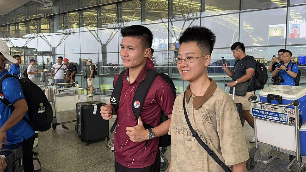 Đội tuyển Việt Nam lên đường sang Malaysia: Quyết mang 3 điểm trở về- Ảnh 1. Đội tuyển Việt Nam lên đường sang Malaysia: Quyết mang 3 điểm trở về- Ảnh 1.