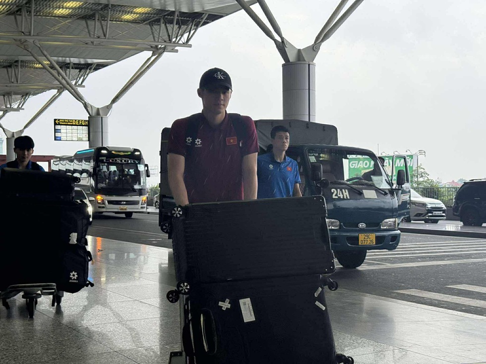 Đội tuyển Việt Nam lạc quan lên đường sang Malaysia: Quyết mang 3 điểm trở về- Ảnh 11.