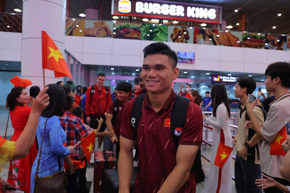 Đội tuyển Việt Nam được chào đón nồng hậu tại Malaysia, sẵn sàng đánh bại chủ nhà- Ảnh 6.