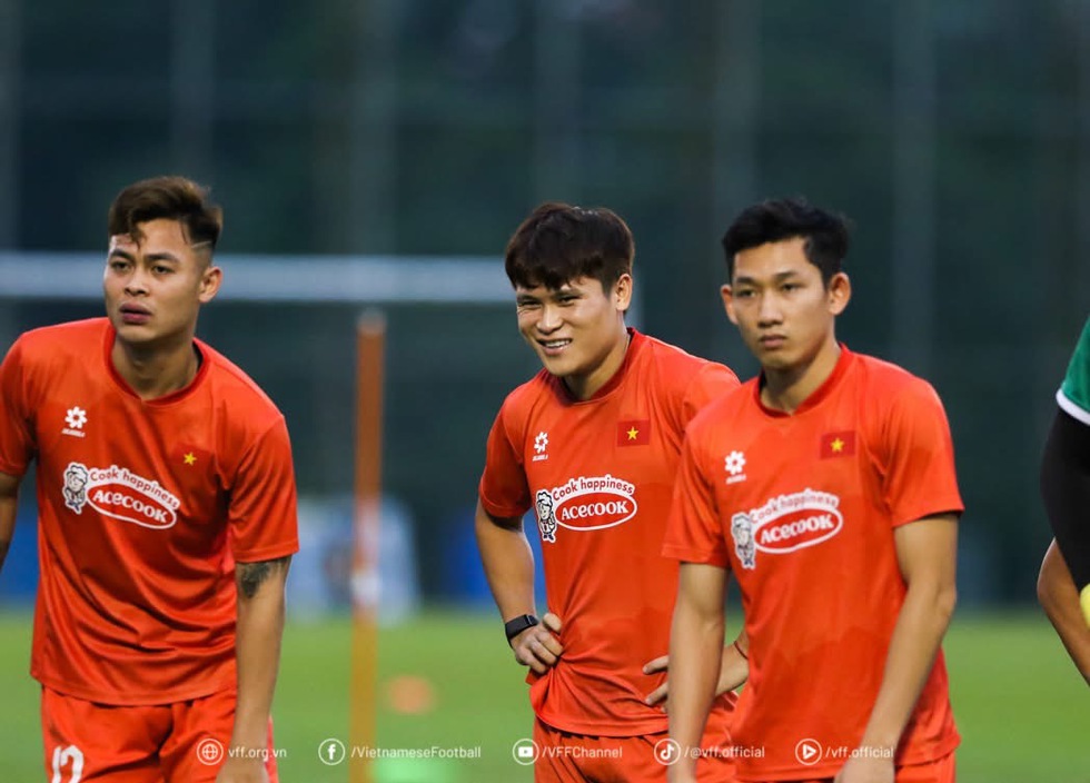 Hai Long: Đội tuyển Việt Nam quyết đánh bại Malaysia, không ra về tay trắng Hai Long: Đội tuyển Việt Nam quyết đánh bại Malaysia, không ra về tay trắng