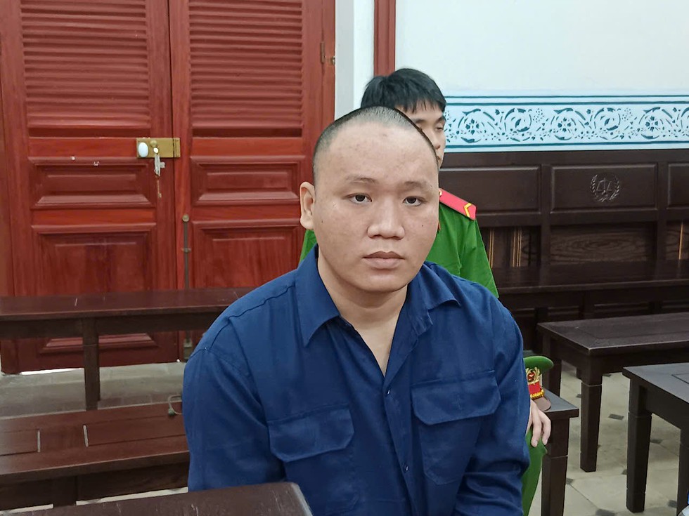 Mời người cai nghiện hồi gia lên làm việc, cảnh sát khu vực bị đâm tới tấp- Ảnh 1. Mời người cai nghiện hồi gia lên làm việc, cảnh sát khu vực bị đâm tới tấp- Ảnh 1.