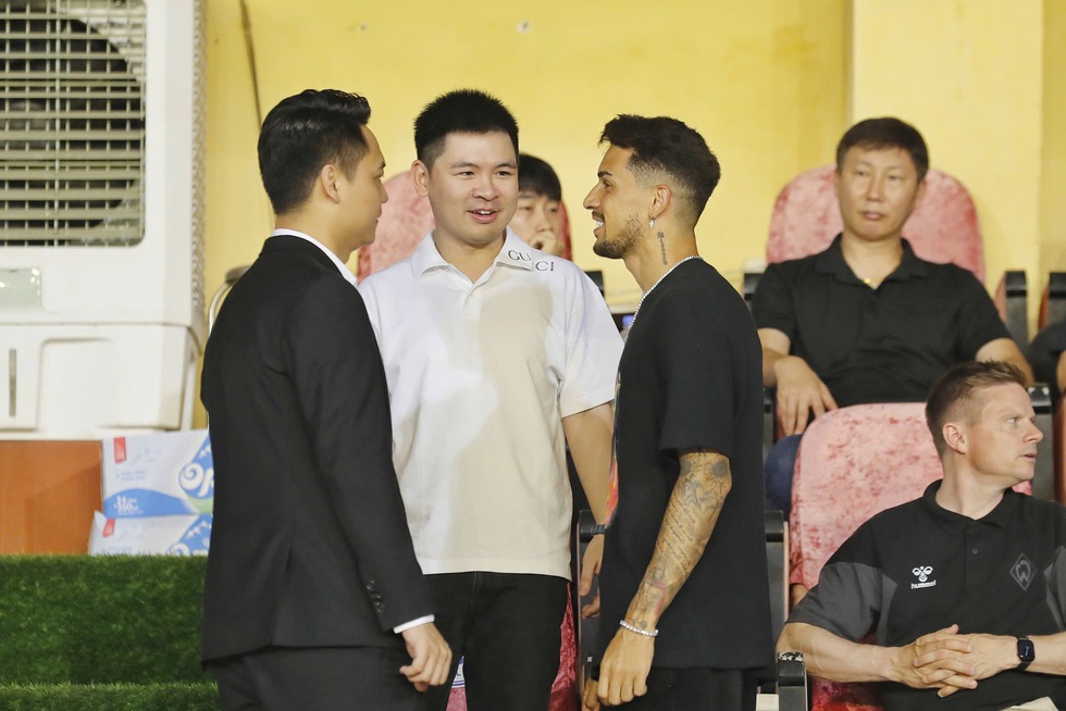 Hà Nội FC gia hạn hợp đồng với HLV Nhật Bản Teguramori: Quyết lấy lại ngôi vương- Ảnh 5. Hà Nội FC gia hạn hợp đồng với HLV Nhật Bản Teguramori: Quyết lấy lại ngôi vương- Ảnh 5.