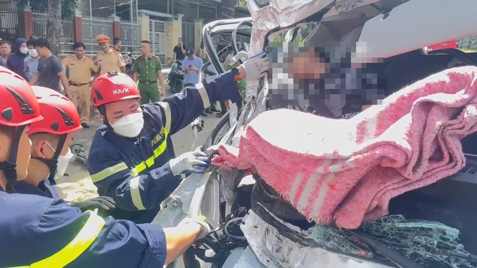 Đ&agrave; Nẵng: Tai nạn li&ecirc;n ho&agrave;n tr&ecirc;n QL14B, một người tử vong tại chỗ- Ảnh 2.