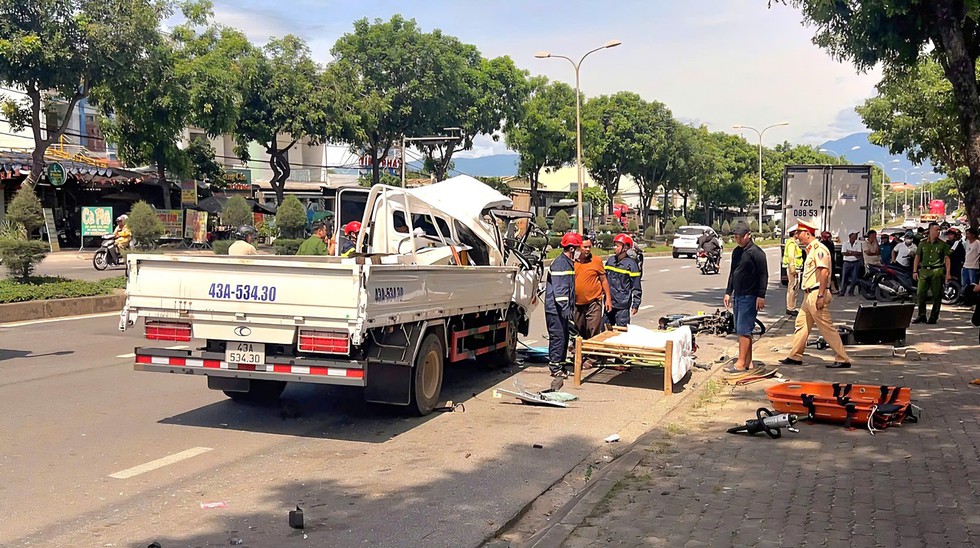 Đ&agrave; Nẵng: Tai nạn li&ecirc;n ho&agrave;n tr&ecirc;n QL14B, một người tử vong tại chỗ- Ảnh 1.
