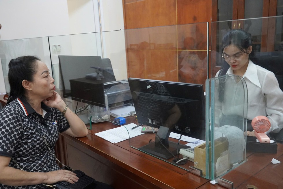 Bất ngờ chuyển dạ, du kh&aacute;ch Th&aacute;i Lan l&agrave;m giấy khai sinh cho con ở Quảng Trị- Ảnh 1.