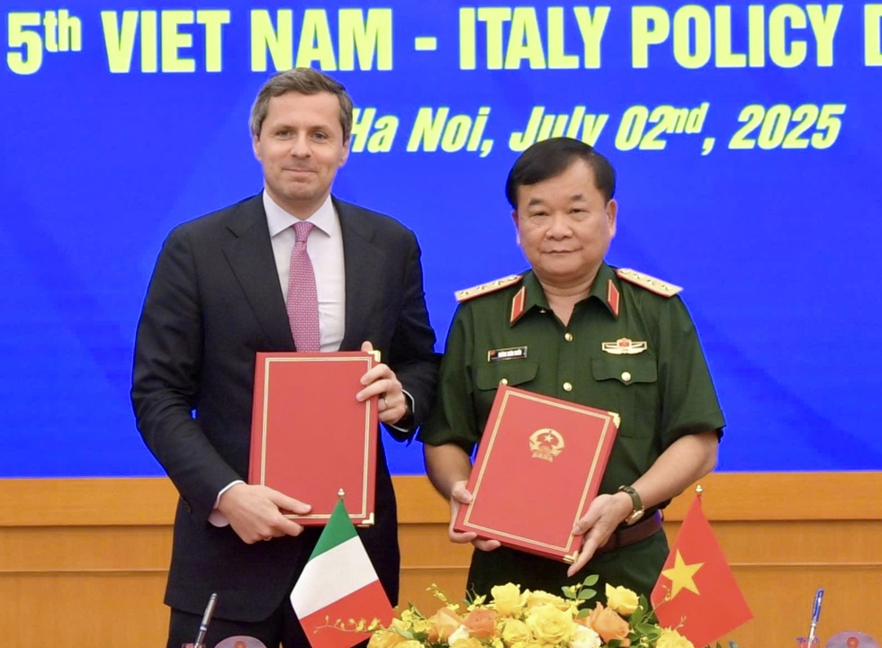Bộ Quốc phòng sẵn sàng tiếp nhận quân nhân Ý sang Việt Nam học tiếng Việt- Ảnh 2. Bộ Quốc phòng sẵn sàng tiếp nhận quân nhân Ý sang Việt Nam học tiếng Việt- Ảnh 2.