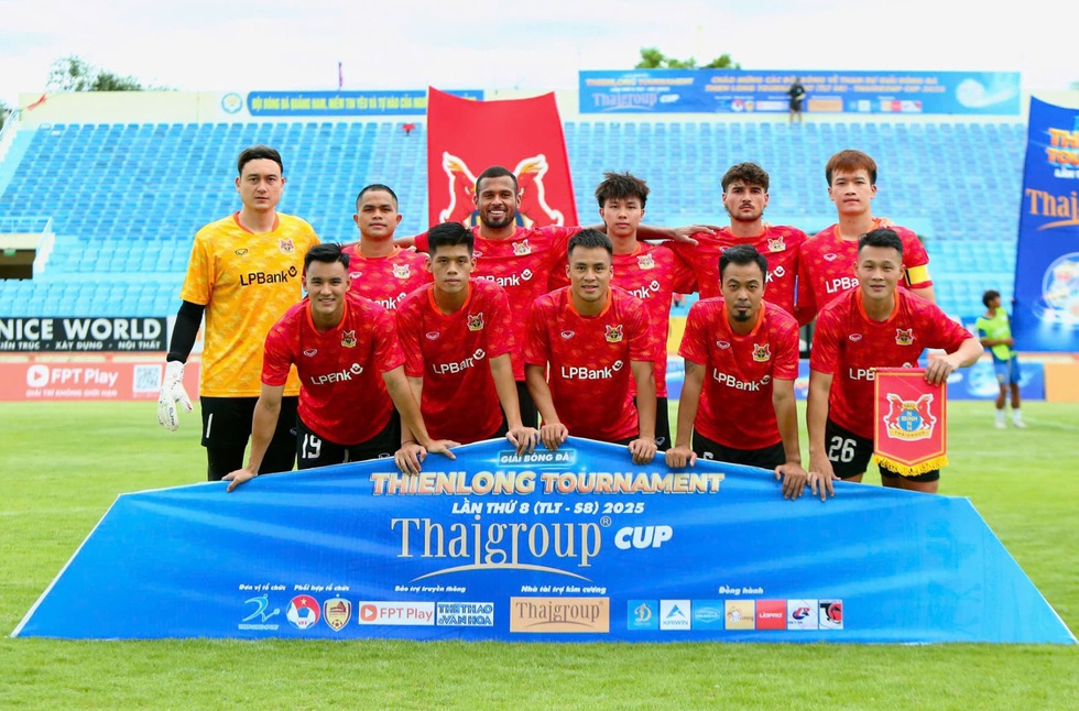 Tân binh Ninh Bình FC buộc đội tuyển Sinh viên Hàn Quốc phải chia điểm Tân binh Ninh Bình FC buộc đội tuyển Sinh viên Hàn Quốc phải chia điểm