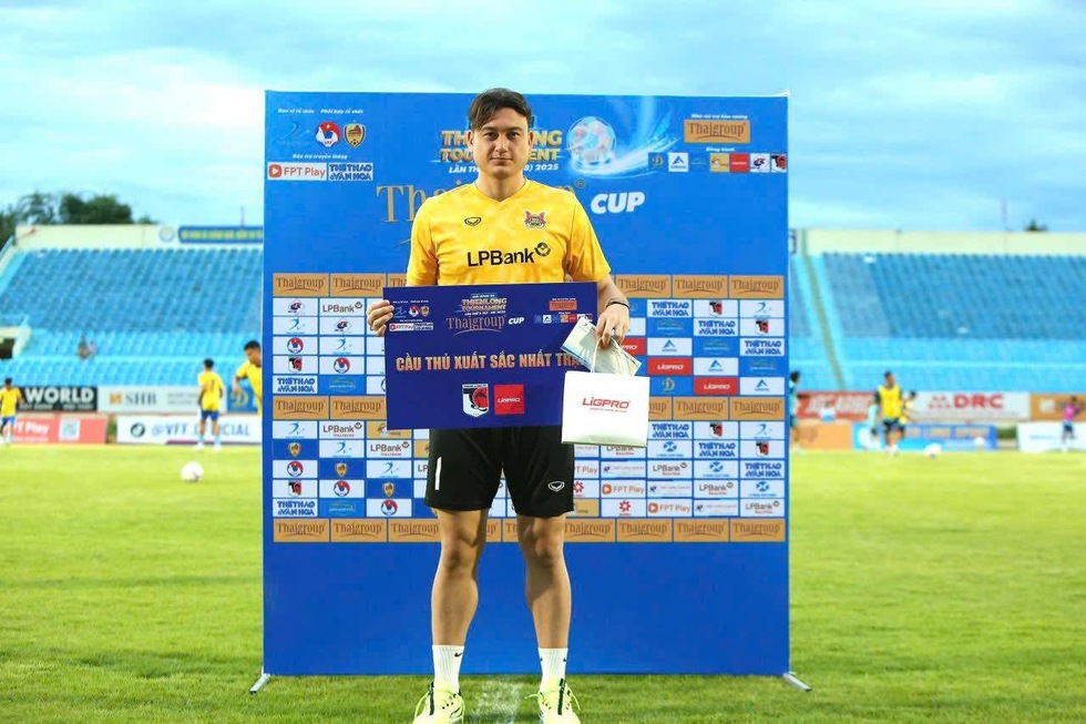Tân binh Ninh Bình FC buộc đội tuyển Sinh viên Hàn Quốc phải chia điểm- Ảnh 5.