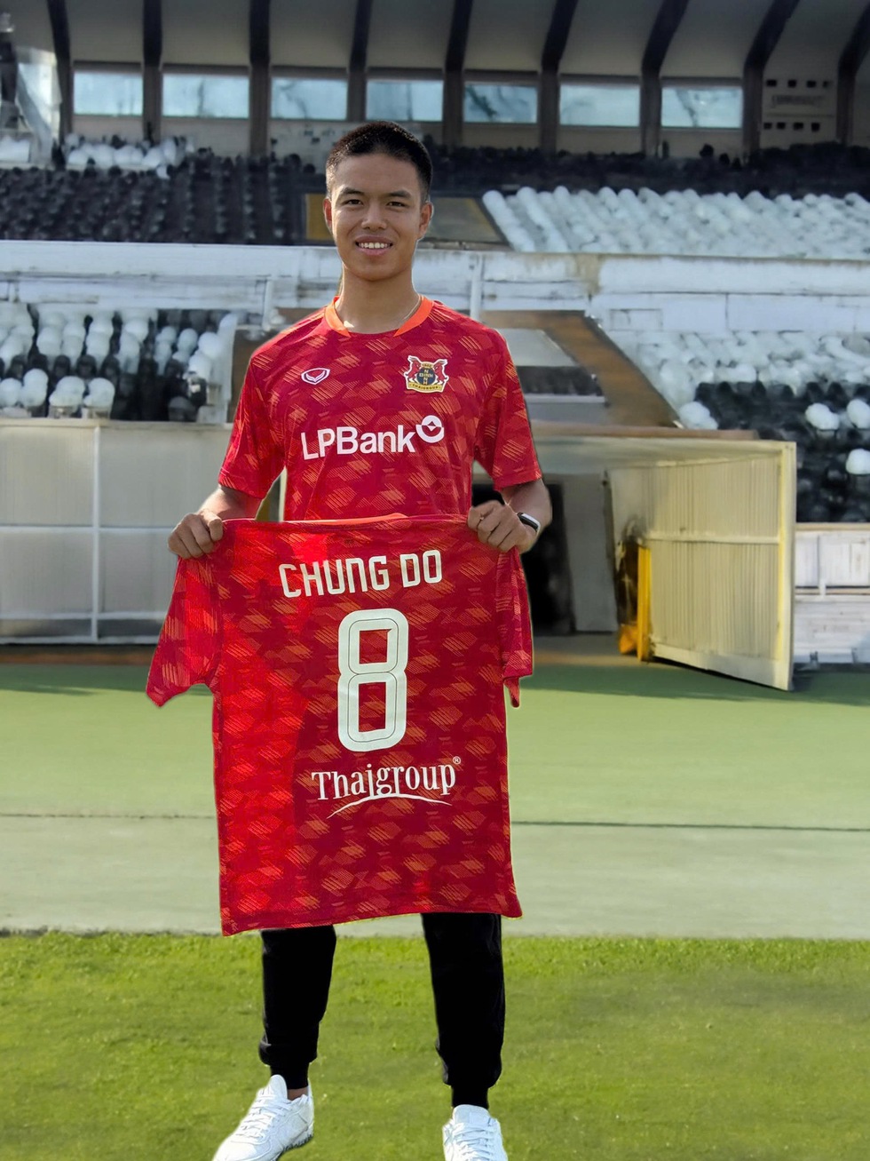 Sao trẻ Đỗ Nguyễn Thành Chung chính thức khoác áo Ninh Bình: Slavia Sofia hoàn tất chuyển nhượng - Ảnh 4.