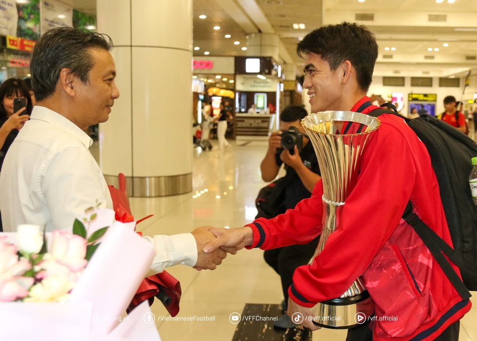 U.23 Việt Nam ca khúc khải hoàn: HLV Kim Sang-sik giao lưu cùng Báo Thanh Niên ngày 31.7- Ảnh 3. U.23 Việt Nam ca khúc khải hoàn: HLV Kim Sang-sik giao lưu cùng Báo Thanh Niên ngày 31.7- Ảnh 3.