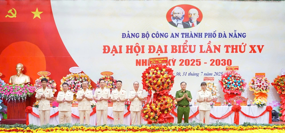 - Ảnh 4. - Ảnh 4.