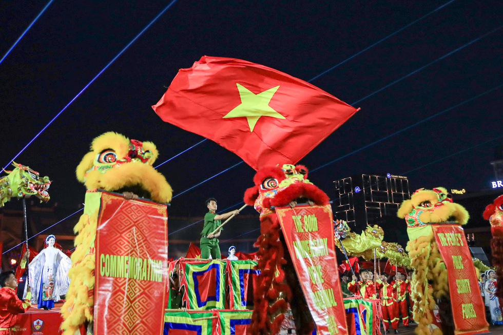 Thủ tướng Phạm Minh Chính dự lễ khai mạc giải bóng đá Công an-Cảnh sát ASEAN - Ảnh 6. Thủ tướng Phạm Minh Chính dự lễ khai mạc giải bóng đá Công an-Cảnh sát ASEAN - Ảnh 6.