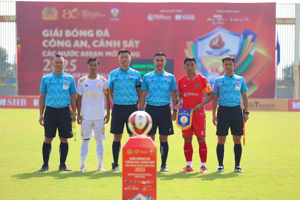 Thủ tướng Phạm Minh Chính dự lễ khai mạc giải bóng đá Công an-Cảnh sát ASEAN - Ảnh 16. Thủ tướng Phạm Minh Chính dự lễ khai mạc giải bóng đá Công an-Cảnh sát ASEAN - Ảnh 16.