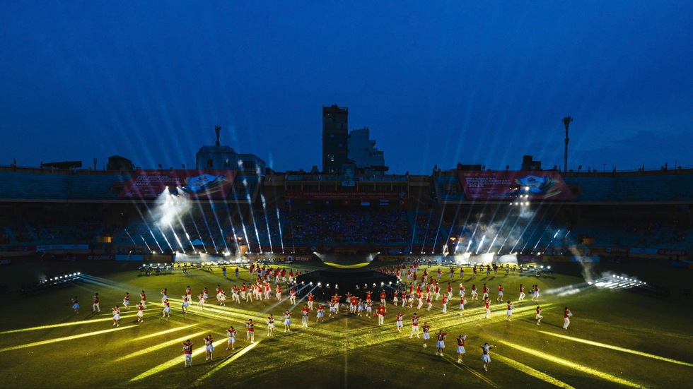 Thủ tướng Phạm Minh Ch&iacute;nh dự lễ khai mạc giải b&oacute;ng đ&aacute; C&ocirc;ng an-Cảnh s&aacute;t ASEAN- Ảnh 15.