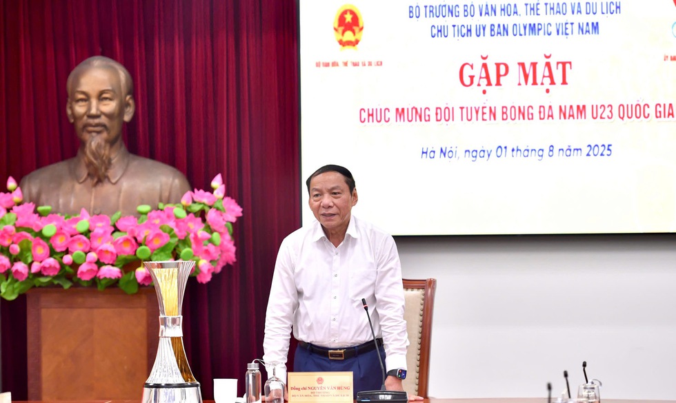 HLV Kim Sang-sik và U.23 Việt Nam được trao tặng Bằng khen của Thủ tướng, Bộ trưởng nói lời xúc động- Ảnh 5.