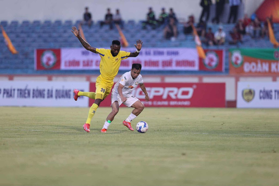 CLB Quảng Nam bị phạt nặng 500 triệu đồng và phải xuống hạng ba nếu bỏ V-League - Ảnh 1.