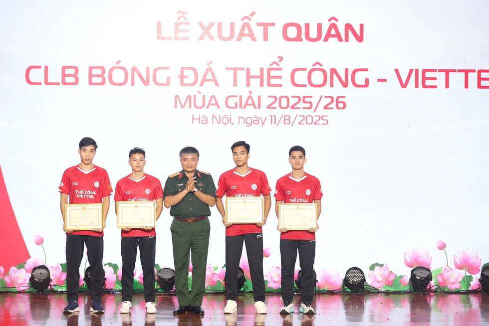 Thứ trưởng Bộ Quốc phòng giao nhiệm vụ đặc biệt cho Thể Công Viettel, đặt mục tiêu vô địch V-League- Ảnh 2.