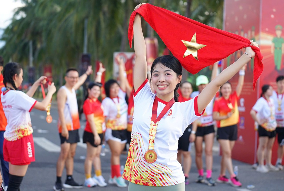 'Cùng Việt Nam tiến bước' ở Đà Nẵng: ‘Cả gia đình tôi đều thấy tự hào!’- Ảnh 8.