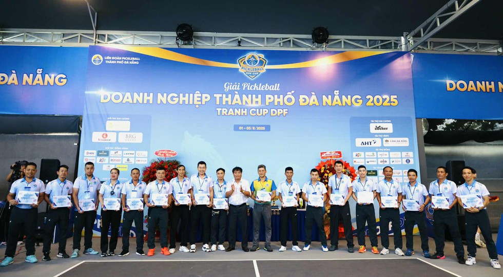 25 trọng tài thuộc Liên đoàn pickleball Đà Nẵng đạt chuẩn châu Á. ẢNH: HUY ĐẠT 25 trọng tài thuộc Liên đoàn pickleball Đà Nẵng đạt chuẩn châu Á. ẢNH: HUY ĐẠT