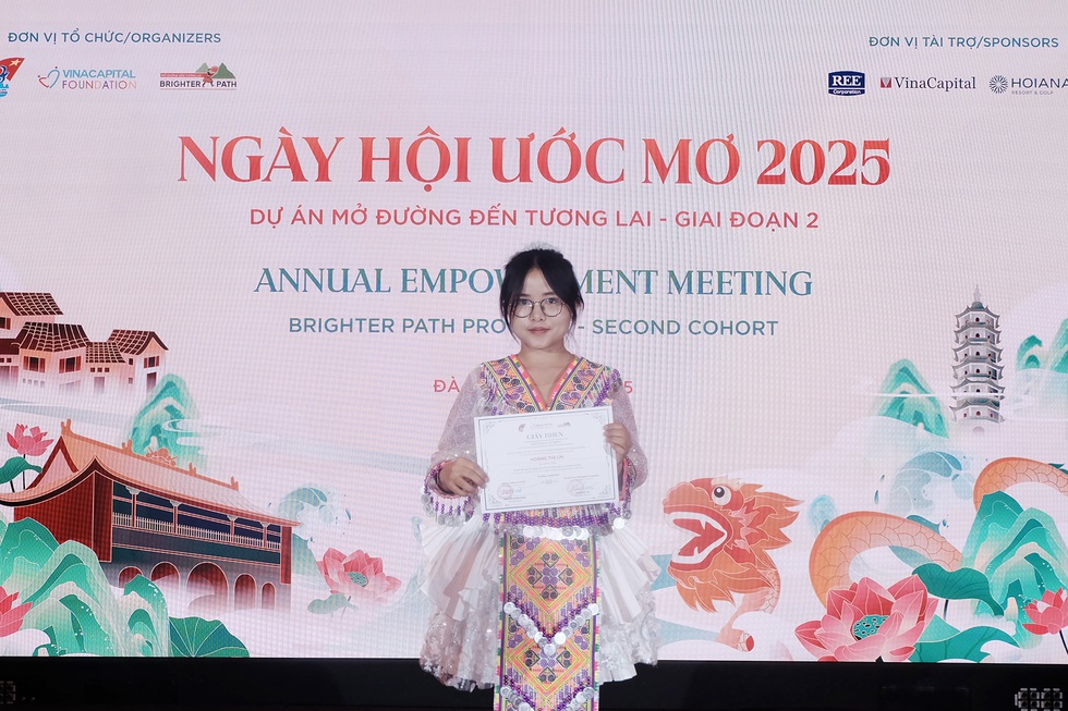 Quỹ học bổng Vừ A Dính: Thắp sáng ước mơ cho nữ sinh dân tộc thiểu số- Ảnh 3. Quỹ học bổng Vừ A Dính: Thắp sáng ước mơ cho nữ sinh dân tộc thiểu số- Ảnh 3.