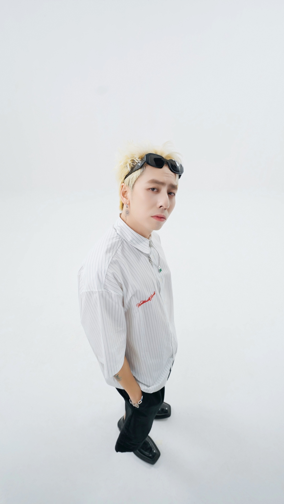 Chủ nh&acirc;n bản hit 'Người &acirc;m phủ' Osad c&ocirc;ng bố hợp t&aacute;c với Onionn  - Ảnh 2.