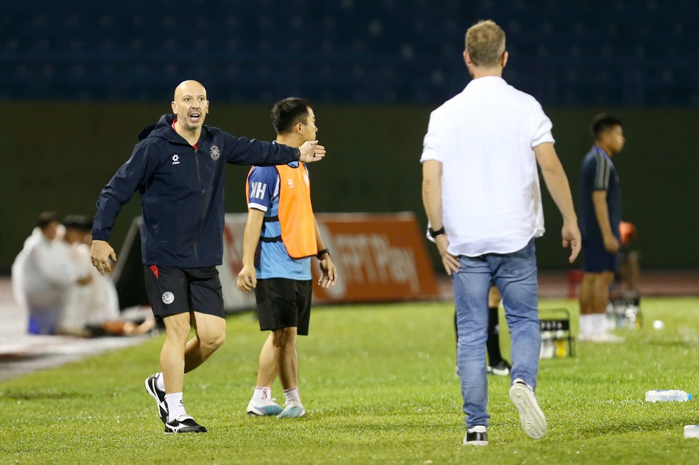 Đội CAHN l&agrave;m việc với ban huấn luyện để chấn chỉnh t&aacute;c phong, bảo vệ h&igrave;nh ảnh CLB- Ảnh 1.