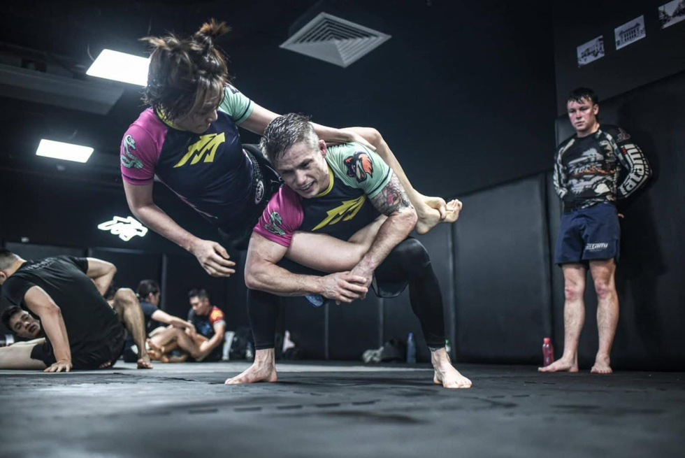 Cận cảnh ‘cô gái MMA’ gây bão mạng, học võ để đủ khả năng tự vệ
- Ảnh 6.