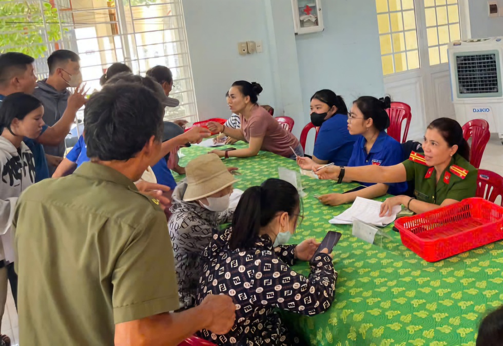 Quà Quốc khánh 2.9 đến tận tay dân: Món quà mang niềm vui, tự hào- Ảnh 6. Quà Quốc khánh 2.9 đến tận tay dân: Món quà mang niềm vui, tự hào- Ảnh 6.