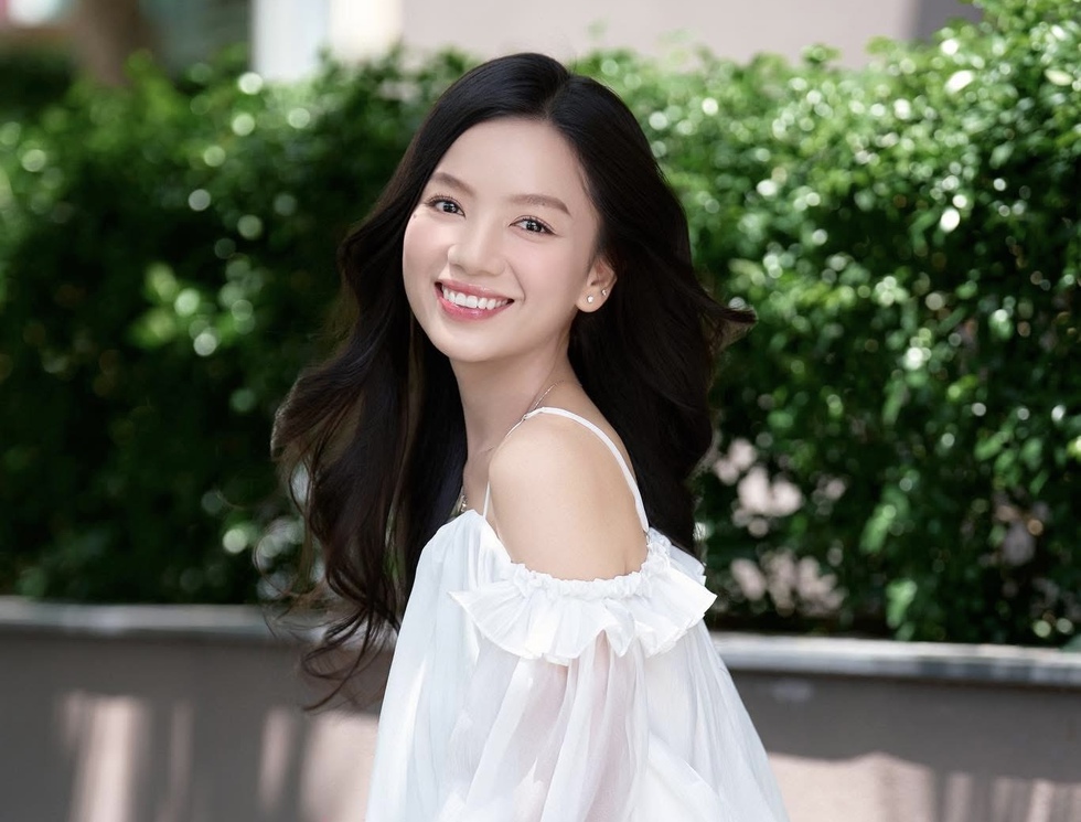 Nhan sắc đời thường của Lê Hạ Anh - ‘bóng hồng’ hiếm hoi trong ‘Mưa đỏ’- Ảnh 5.