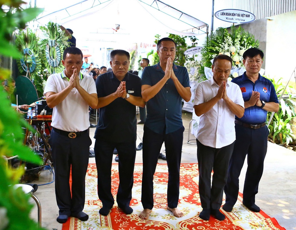 ‘Đêm trắng’ cuối cùng bên trọng tài Trần Đình Thịnh, VFF thay đổi thời gian tập huấn- Ảnh 4.