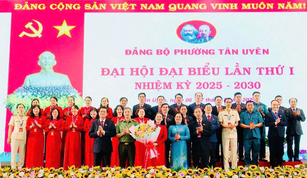 TP.HCM: Bà Nguyễn Thị Tuyết Nhung làm Bí thư phường Tân Uyên- Ảnh 3.