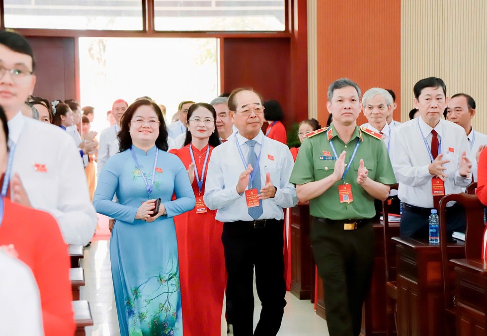 TP.HCM: Bà Nguyễn Thị Tuyết Nhung làm Bí thư phường Tân Uyên- Ảnh 2.