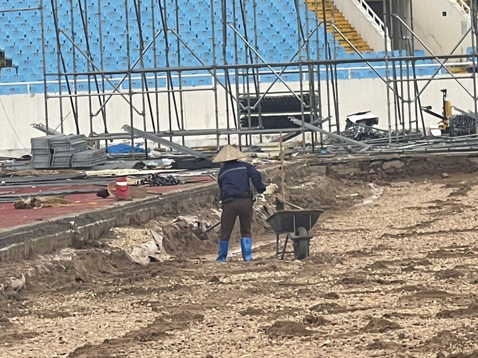 Mặt s&acirc;n Mỹ Đ&igrave;nh được cấp 10 tỉ đồng l&agrave;m mới ho&agrave;n to&agrave;n: Giải ng&acirc;n đợt 1 l&agrave;&hellip;- Ảnh 3.