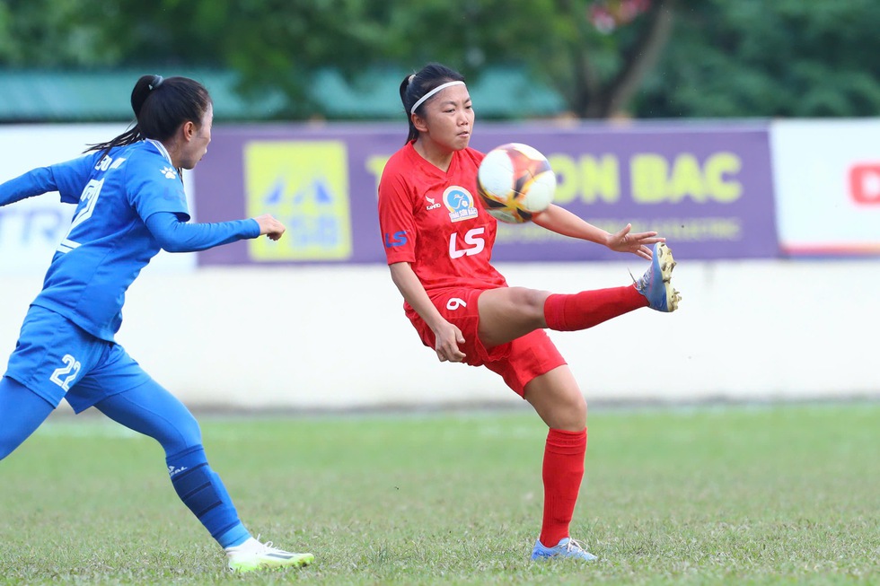 Đội của Huỳnh Như bị đứt mạch thắng, mất ngôi đầu về tay CLB Hà Nội- Ảnh 3.