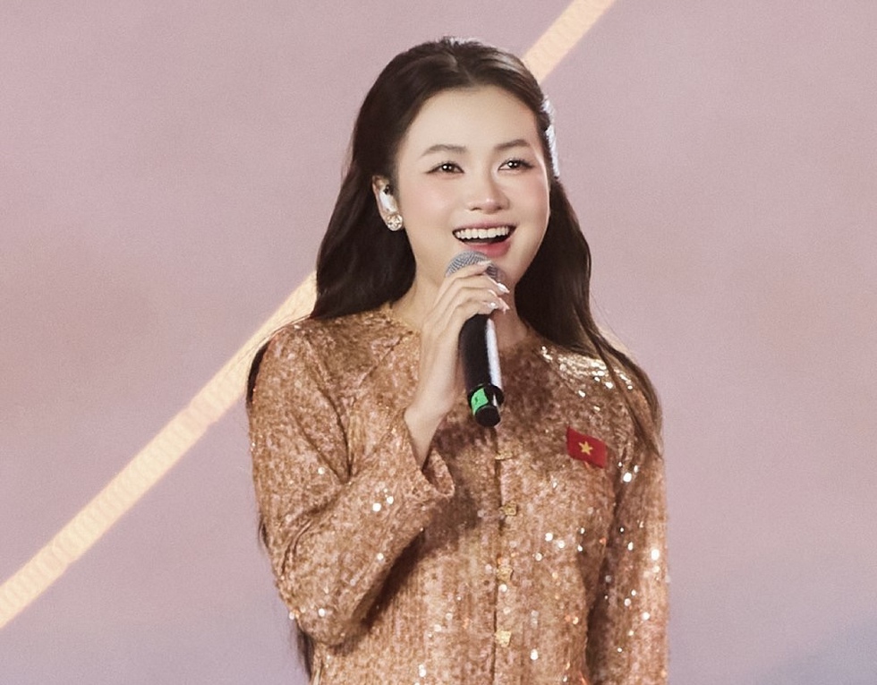 Vũ Th&ugrave;y Linh thăng hoa trong &lsquo;Concert quốc gia đặc biệt&rsquo;, quan niệm về sự so s&aacute;nh - Ảnh 2.