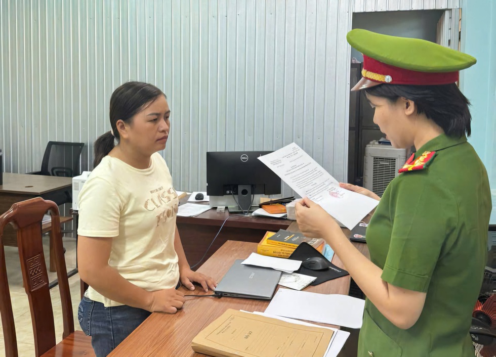  Bắt nữ môi giới bất động sản 'giúp sức' lừa đảo gần 2 tỉ đồng- Ảnh 1.