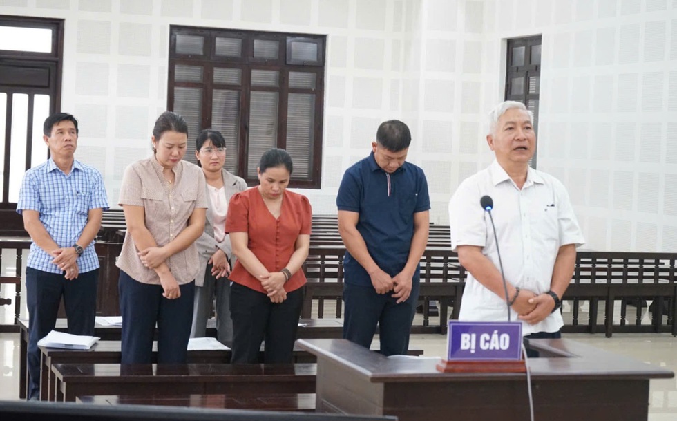 Lập khống hồ sơ nhiên liệu, nhiều cựu c…