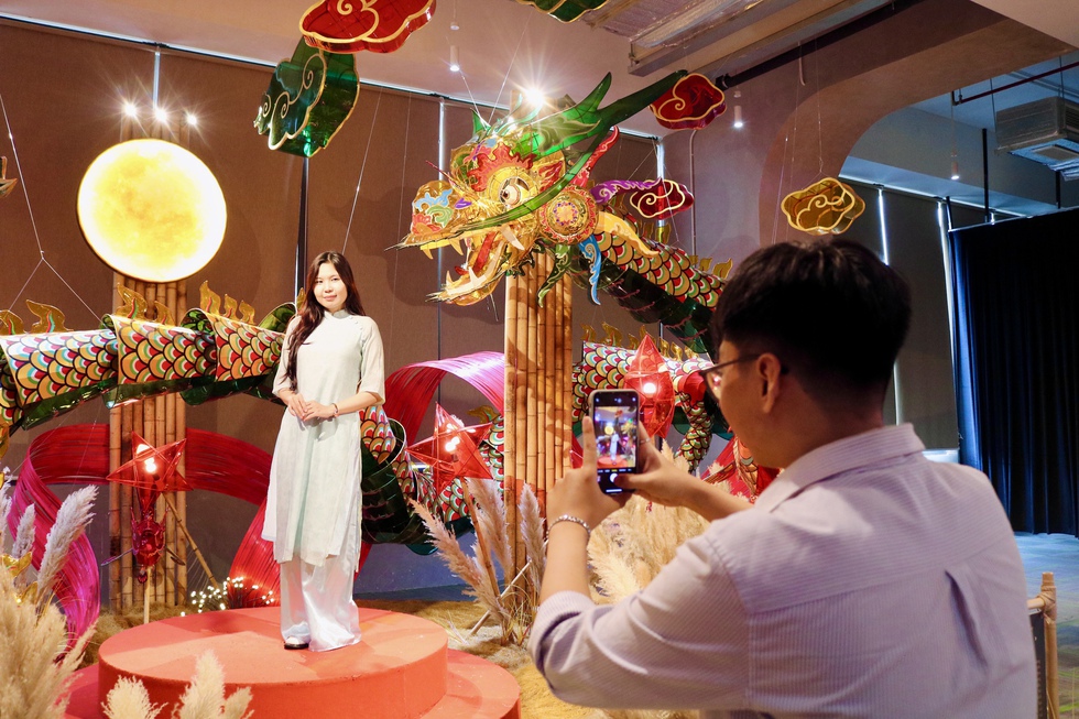Đến nơi này check-in với lồng…