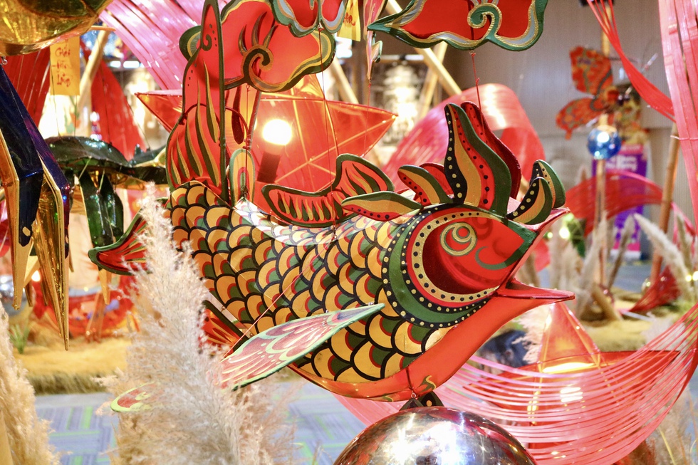 Đến nơi n&agrave;y check - in với lồng đ&egrave;n khổng lồ d&agrave;i 18 m&eacute;t- Ảnh 6.