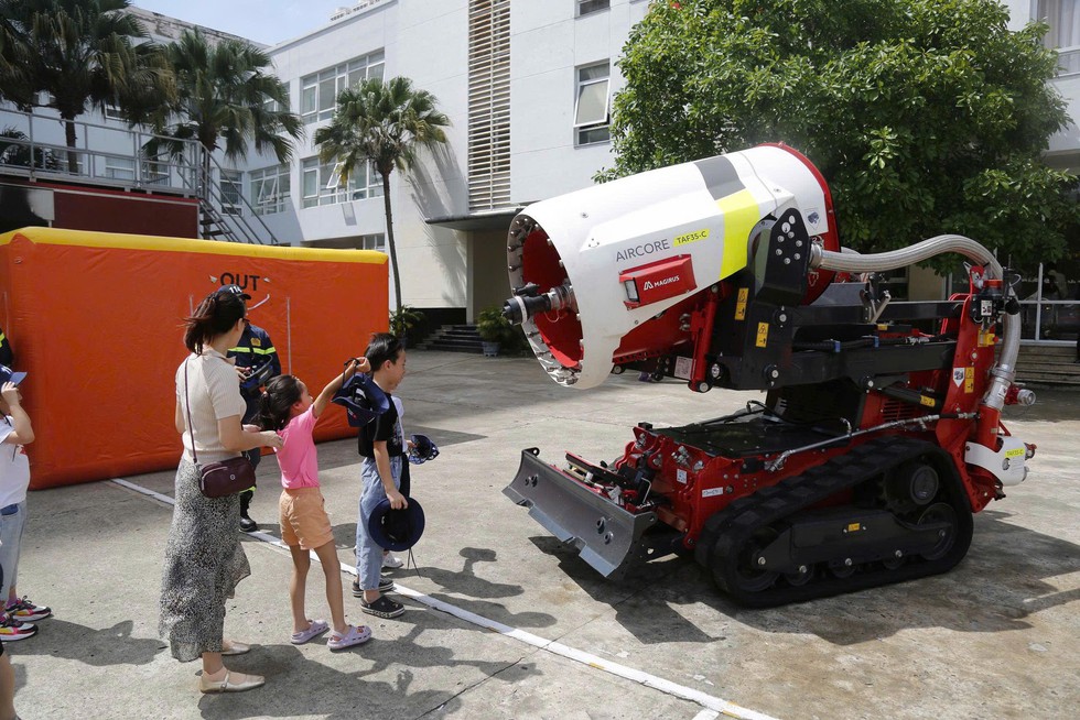 'Tiểu xe tăng' robot TAF35 chữa cháy của Công an TP.HCM- Ảnh 5.