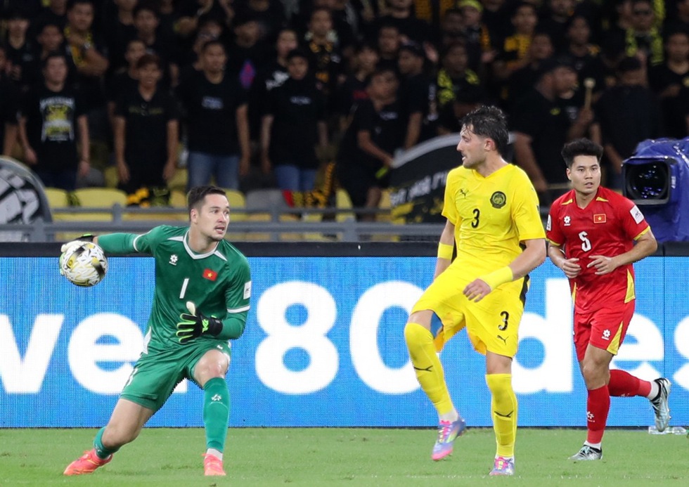 Giữa ồn ào của Malaysia, đội …
