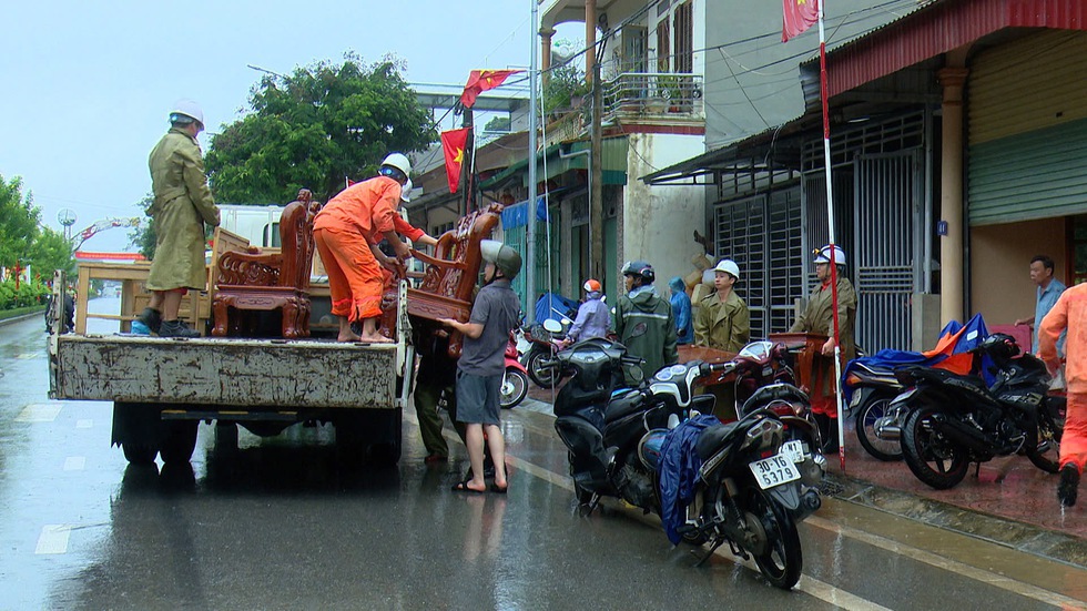 Tuyên Quang: Nước sông Lô đạt cấp cực kỳ nguy hiểm, đã có 4 người mất tích- Ảnh 4.