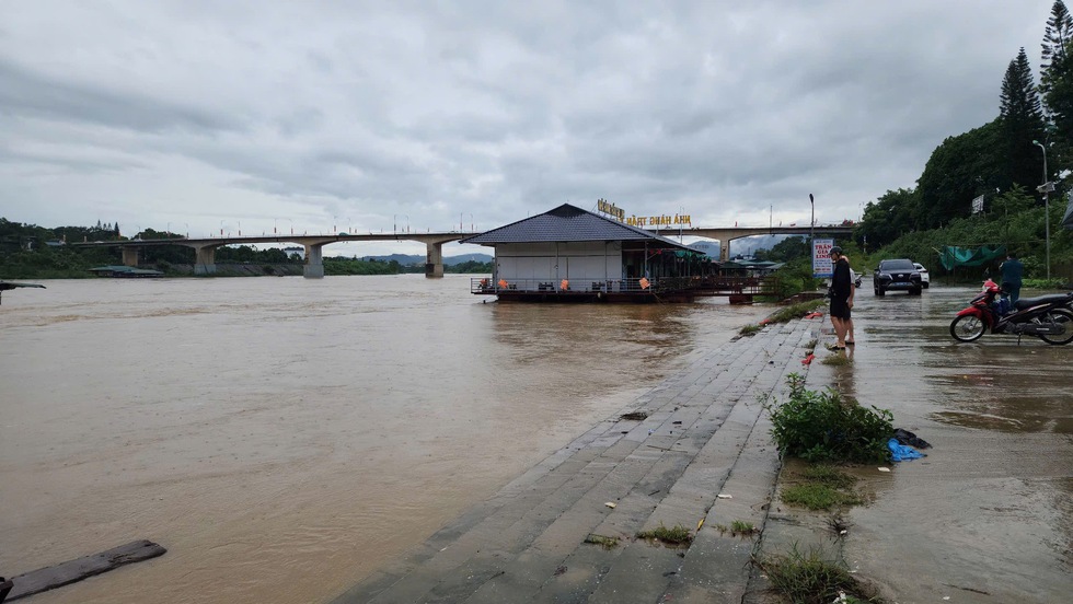 Tuyên Quang: Nước sông Lô đạt cấp cực kỳ nguy hiểm, đã có 4 người mất tích- Ảnh 2.