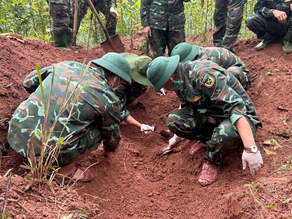 Quảng Trị: Quy tập 2 h&agrave;i cốt liệt sĩ trong rừng tr&agrave;m của người d&acirc;n- Ảnh 2.