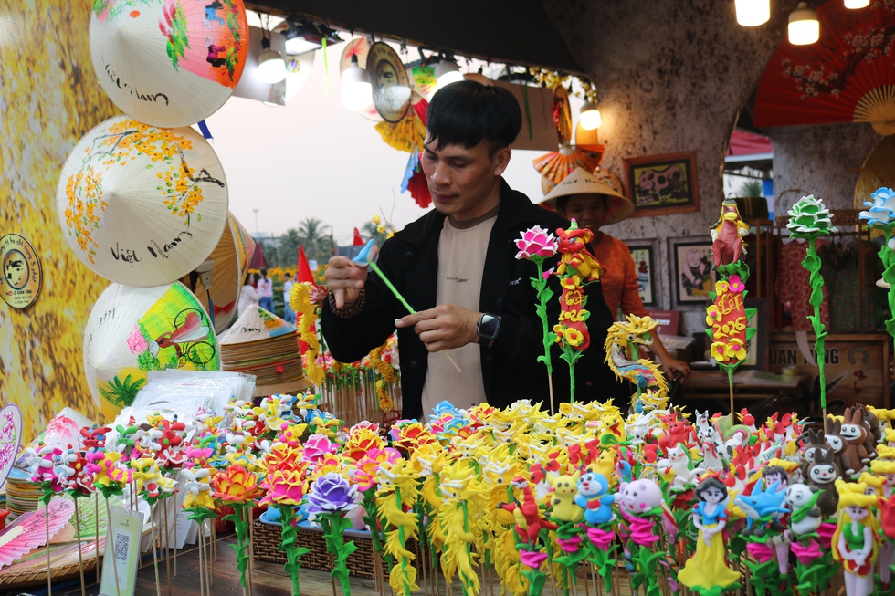 C&aacute;nh đồng hoa tết mới toanh vừa mở cửa &lsquo;g&acirc;y sốt&rsquo;- Ảnh 13.